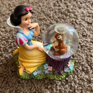 Vintage Disney Store Snow White snowglobe